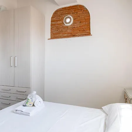 Unyca - Stairways To Heaven Apartment